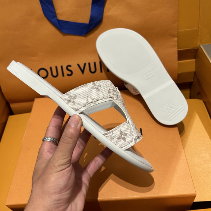 L0VT SANDAL