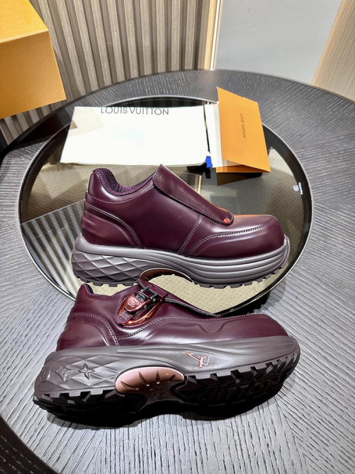 L0VT SNEAKER