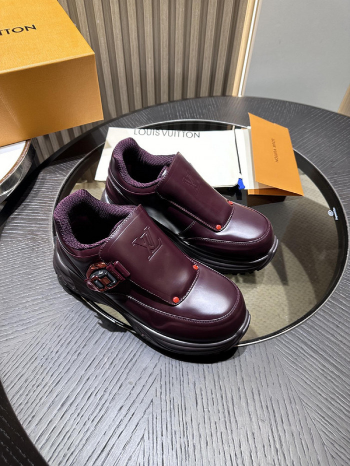 L0VT SNEAKER