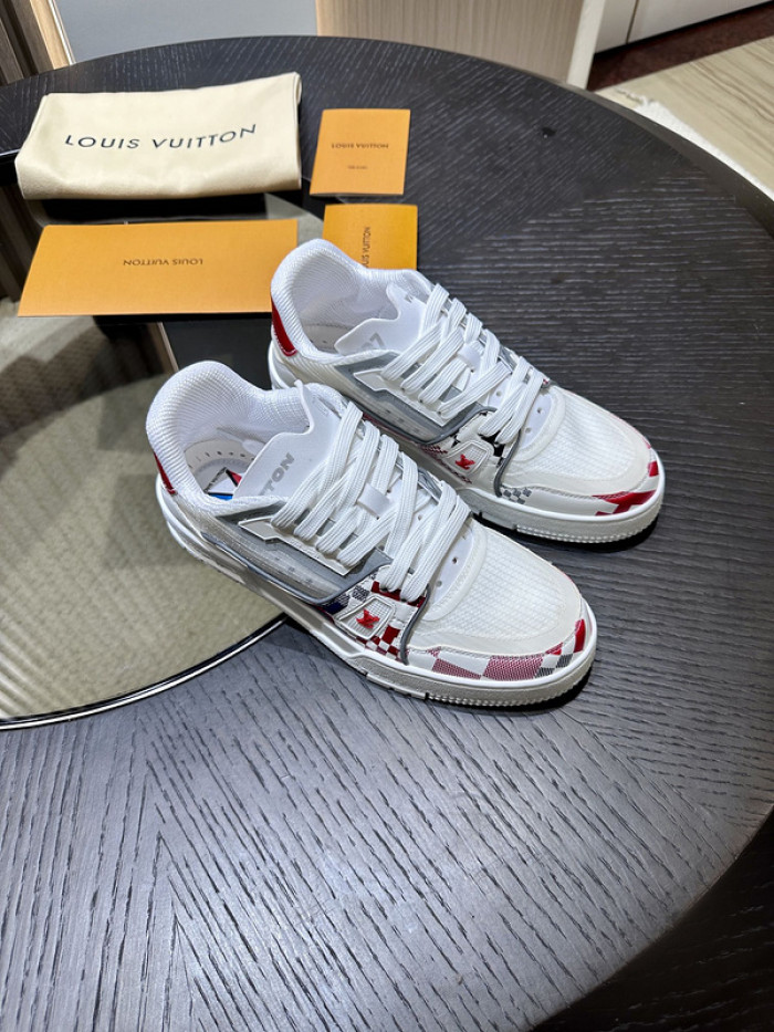 L0VT SNEAKER