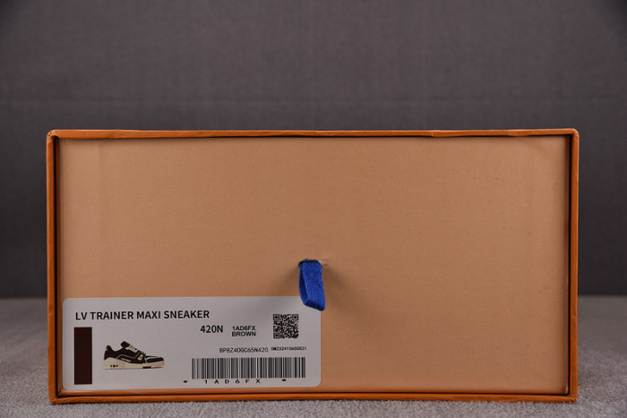 L0VT SNEAKER