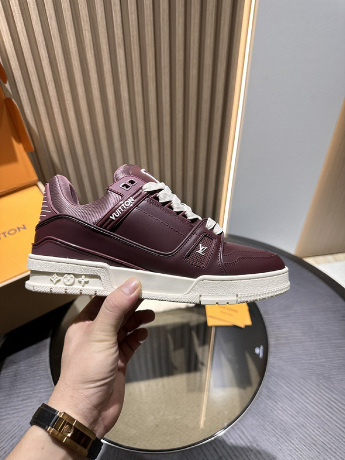 L0VT SNEAKER