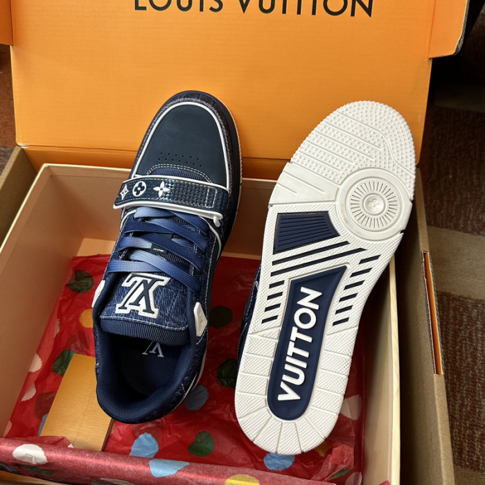 L0VT SNEAKER