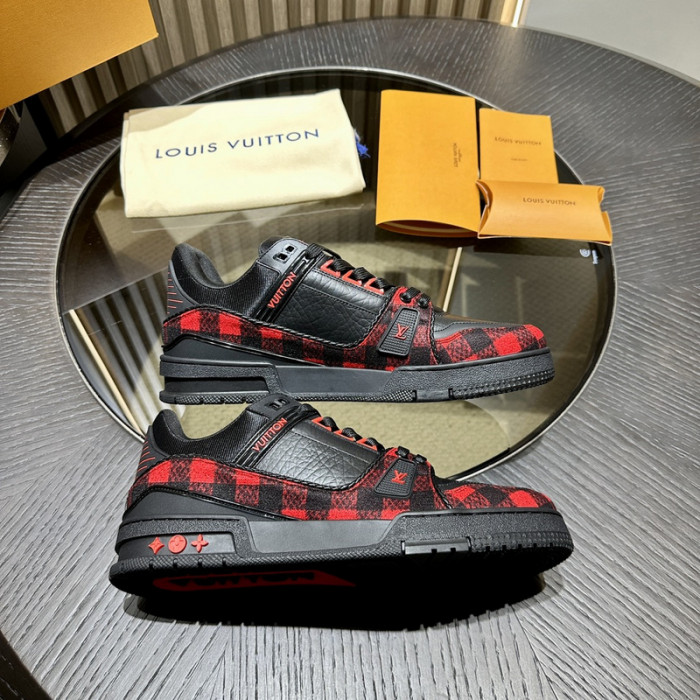 L0VT SNEAKER