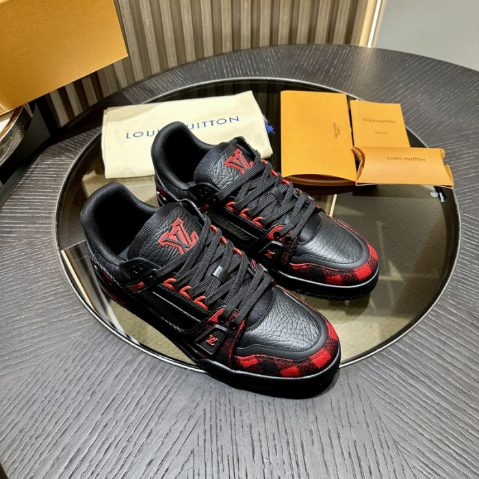 L0VT SNEAKER