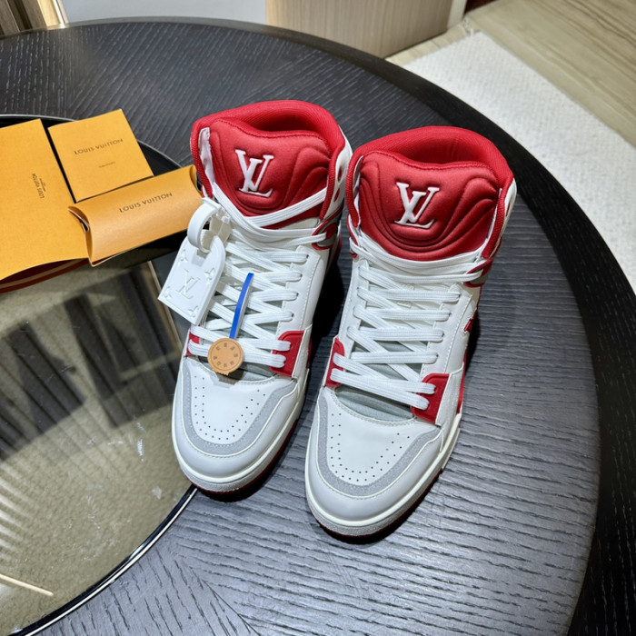 L0VT SNEAKER