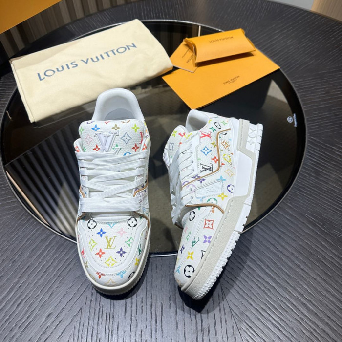 L0VT SNEAKER