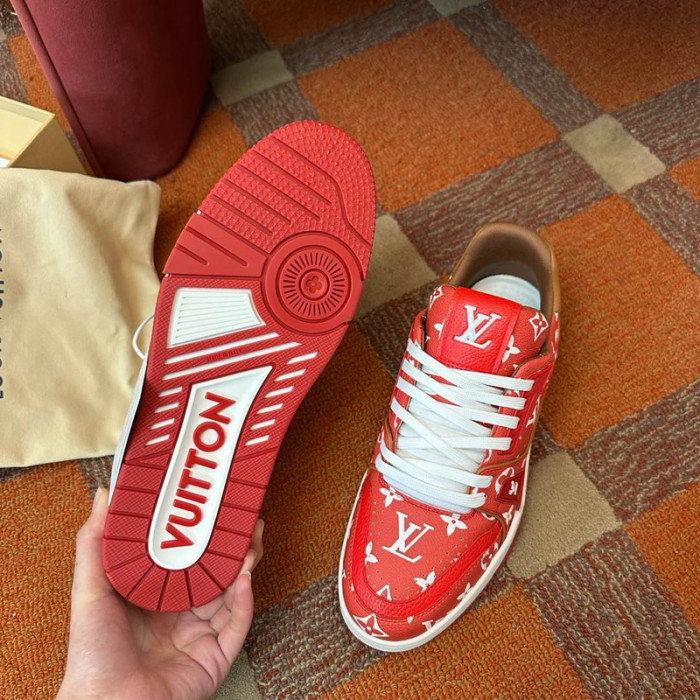 L0VT SNEAKER