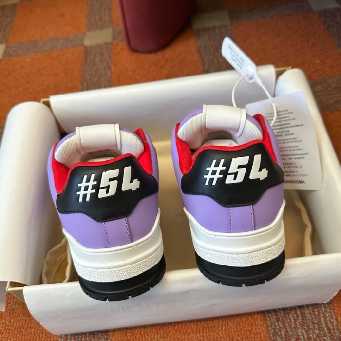 L0VT SNEAKER