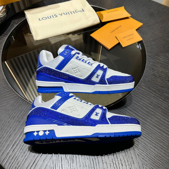 L0VT SNEAKER