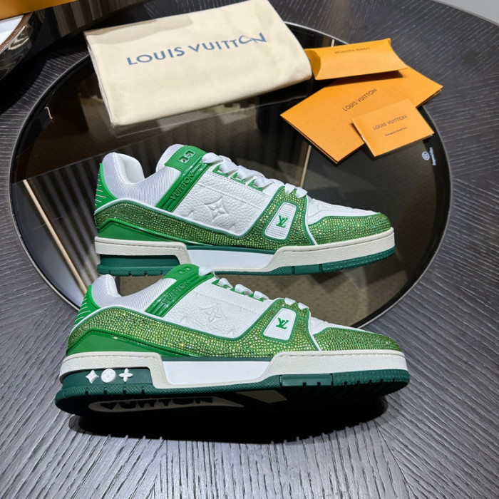 L0VT SNEAKER