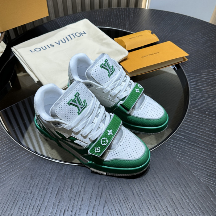 L0VT SNEAKER