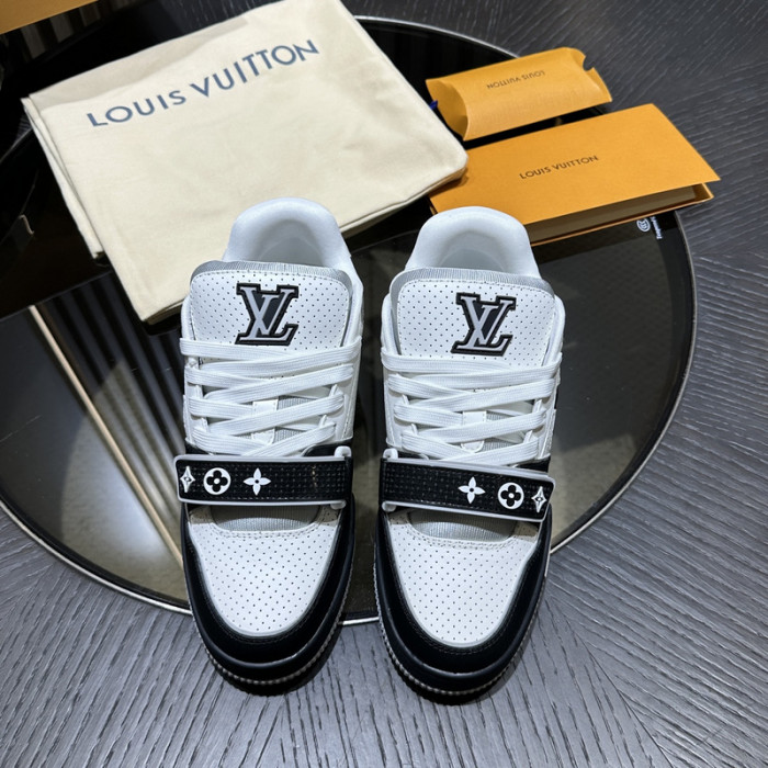L0VT SNEAKER