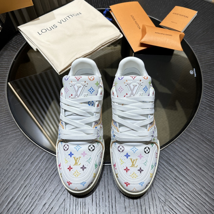 L0VT SNEAKER