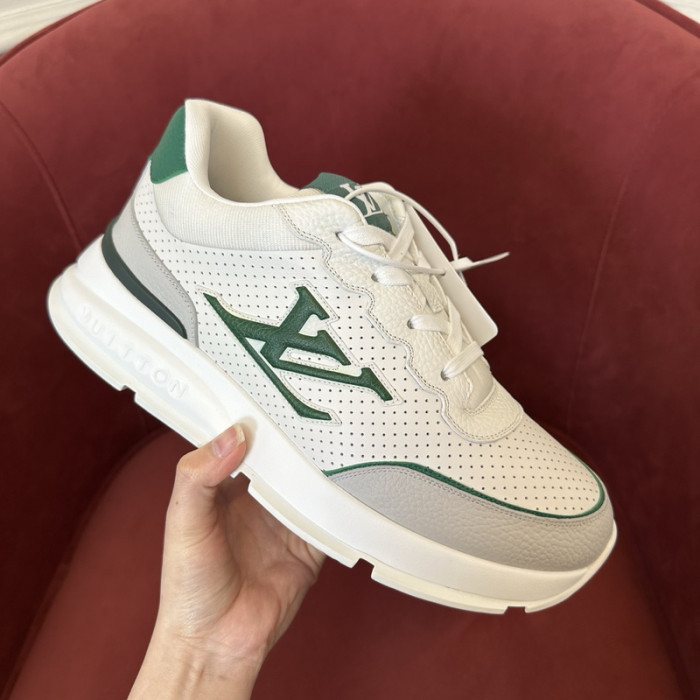 L0VT SNEAKER