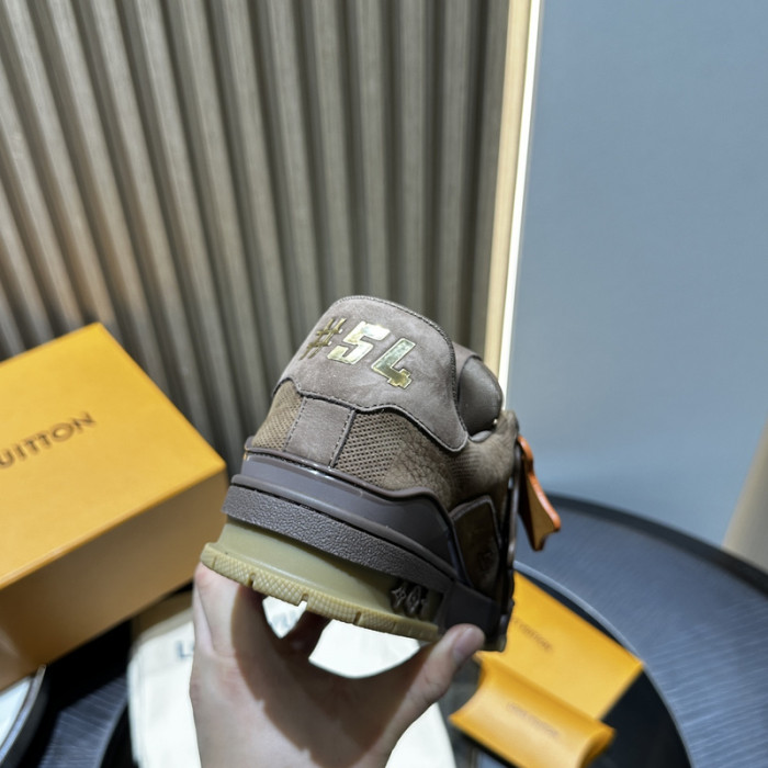 L0VT SNEAKER