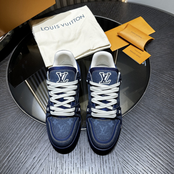 L0VT SNEAKER