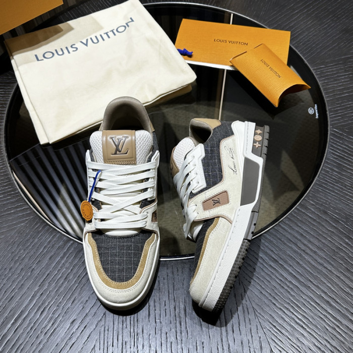 L0VT SNEAKER