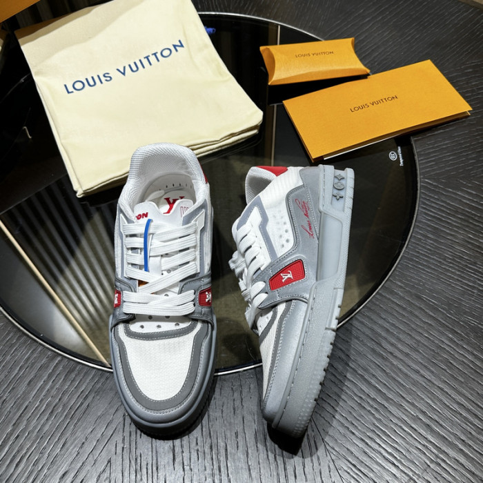L0VT SNEAKER