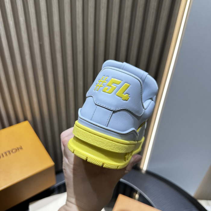 L0VT SNEAKER