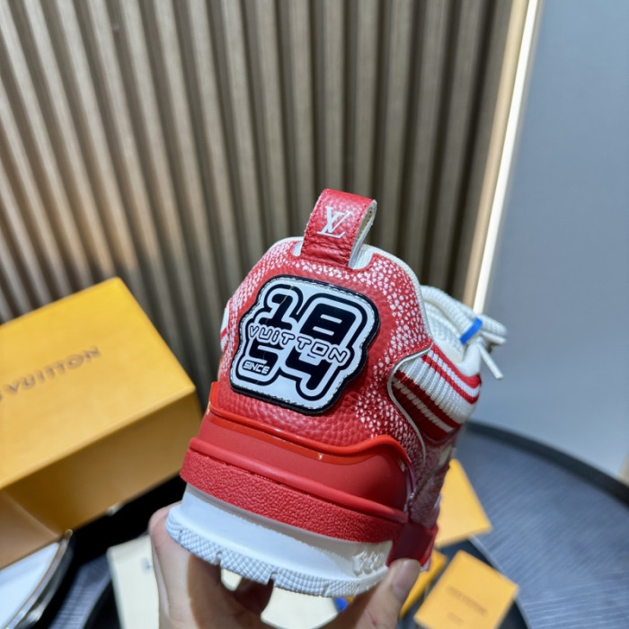 L0VT SNEAKER