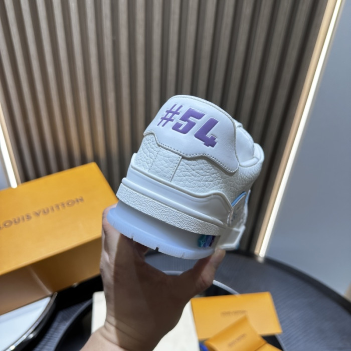 L0VT SNEAKER