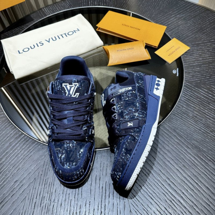L0VT SNEAKER