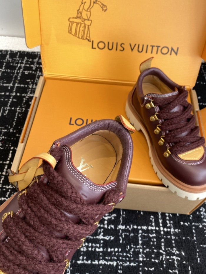 L0VT SNEAKER