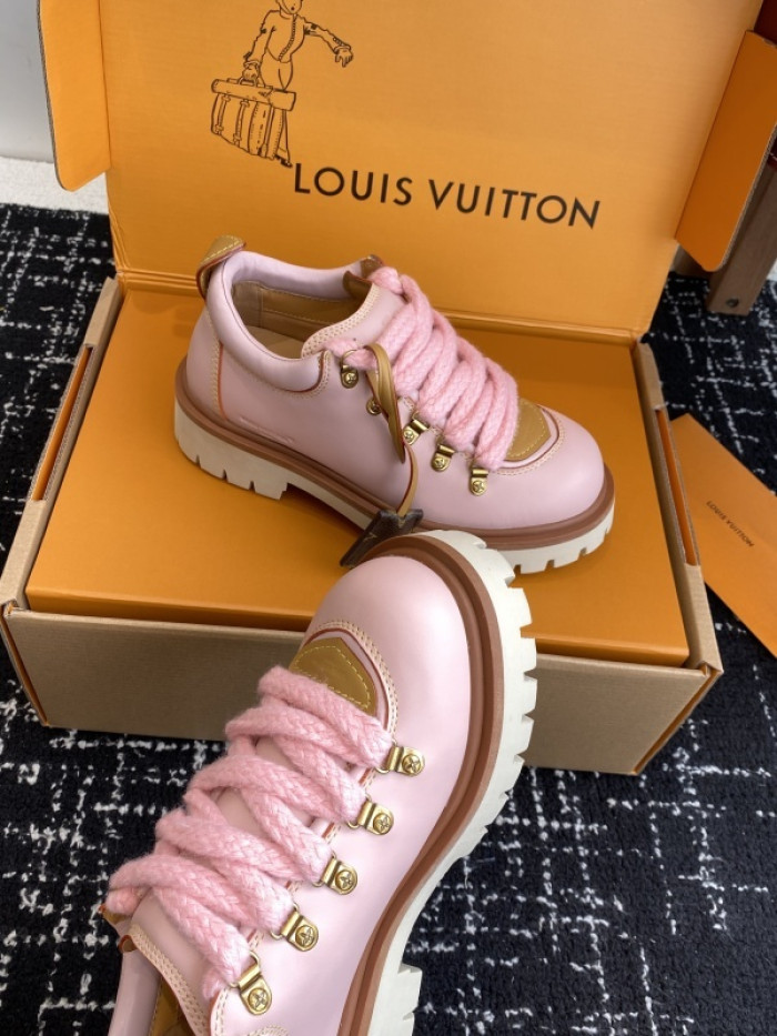 L0VT SNEAKER
