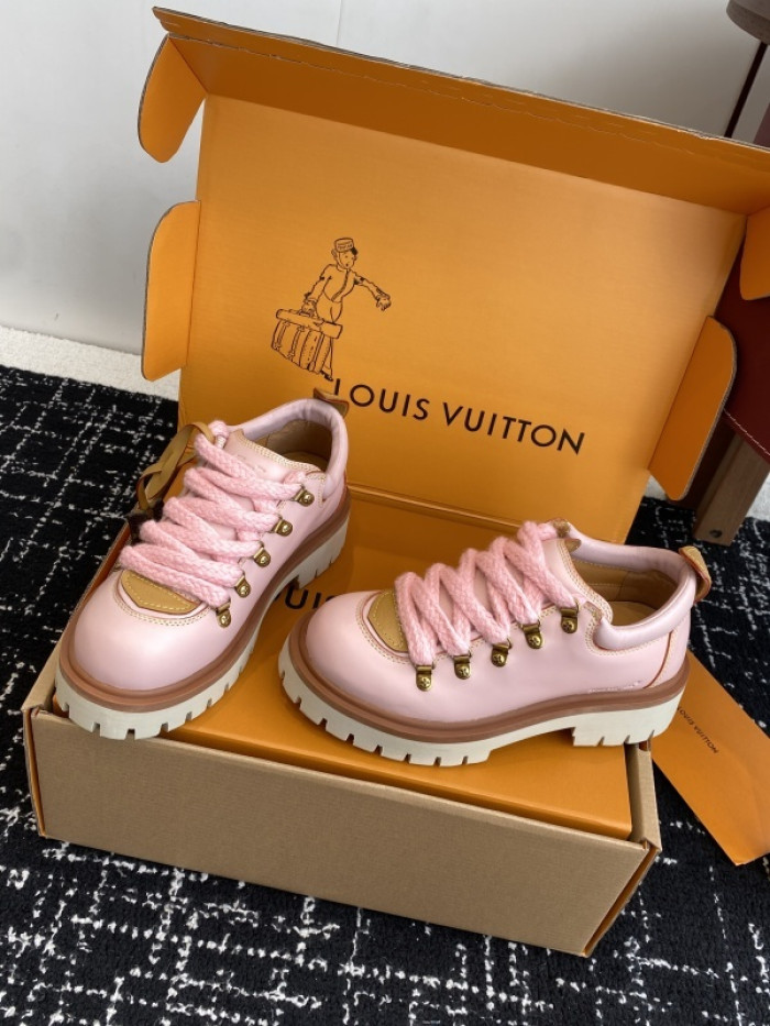 L0VT SNEAKER