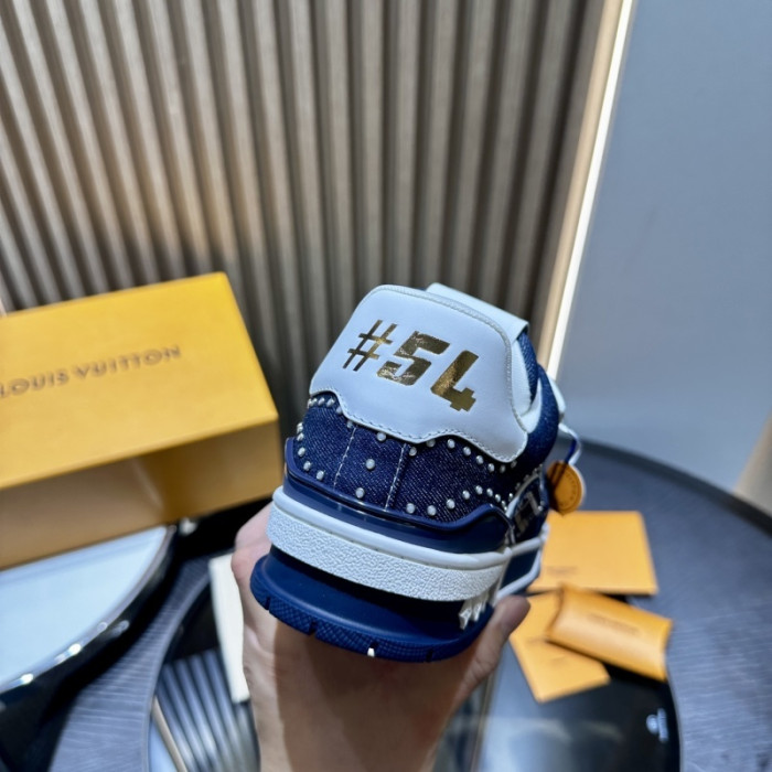 L0VT SNEAKER