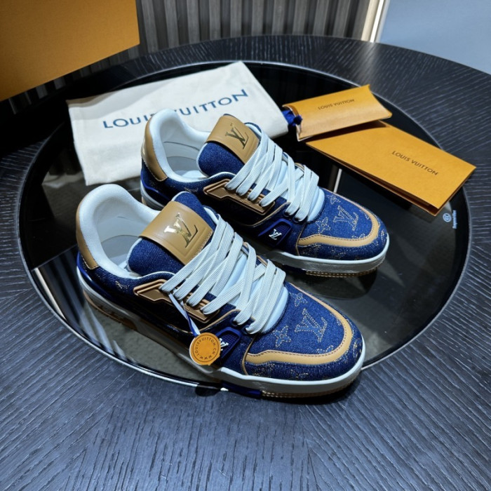 L0VT SNEAKER