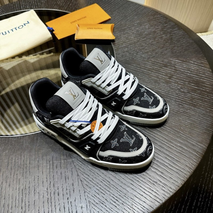 L0VT SNEAKER