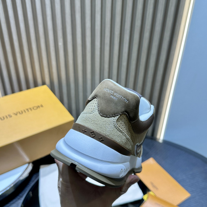L0VT SNEAKER