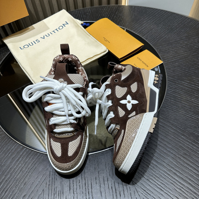 L0VT SNEAKER