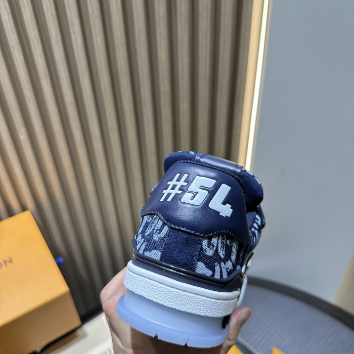 L0VT SNEAKER
