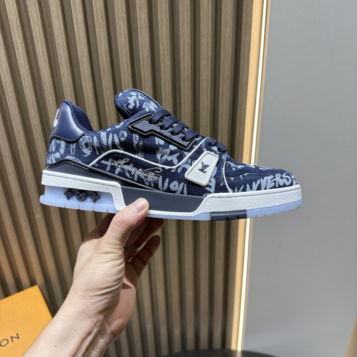 L0VT SNEAKER