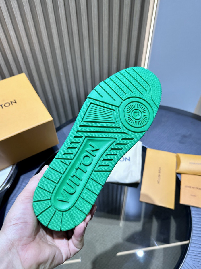 L0VT SNEAKER