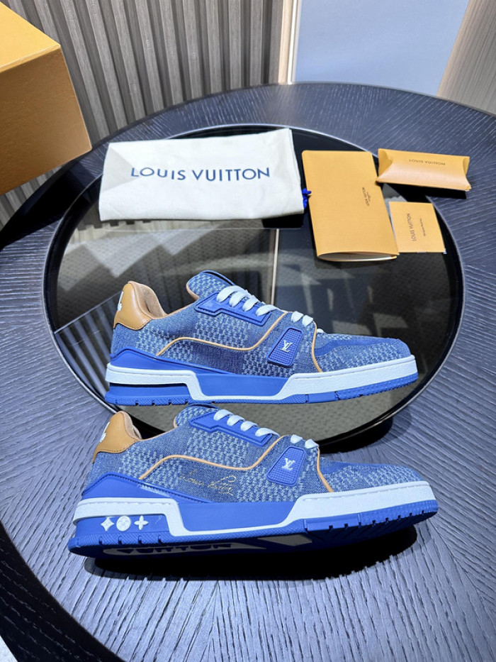 L0VT SNEAKER
