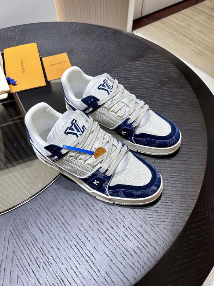 L0VT SNEAKER