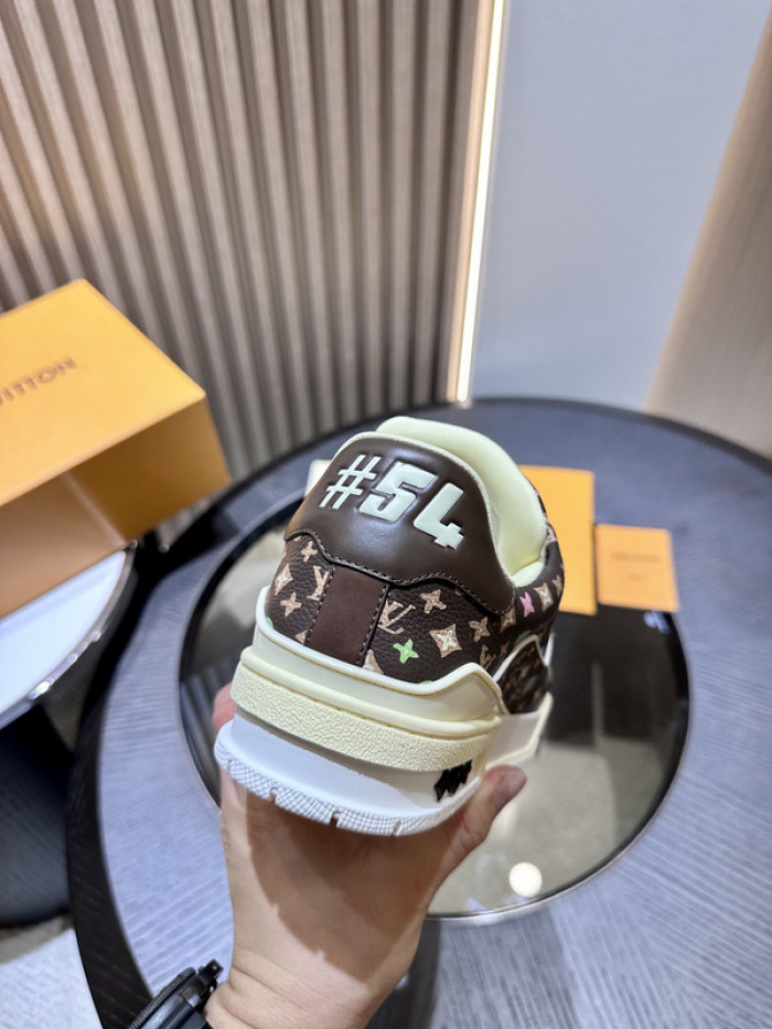 L0VT SNEAKER