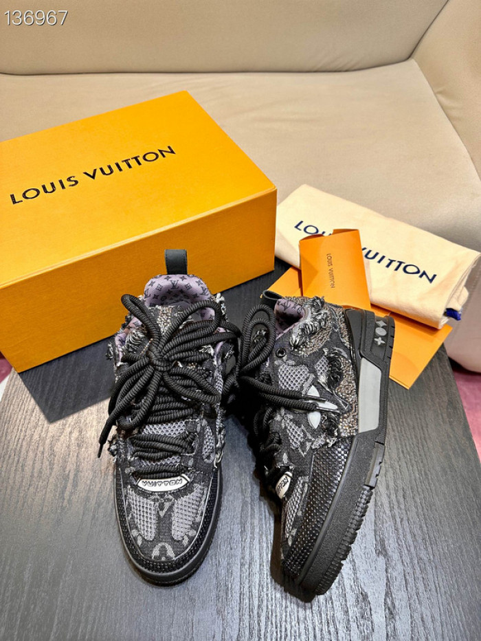 L0VT SNEAKER