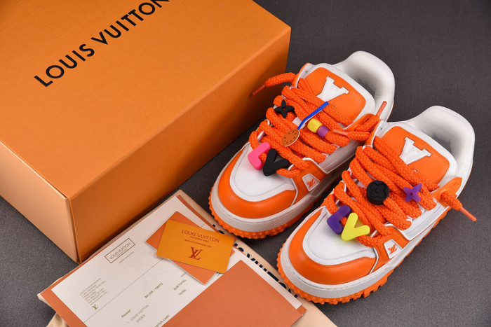 L0VT SNEAKER