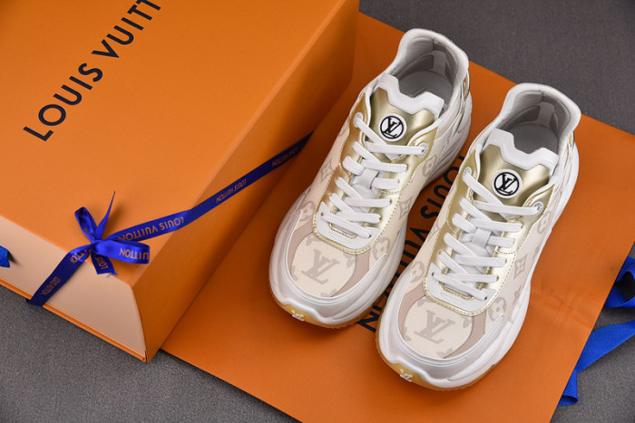 L0VT SNEAKER