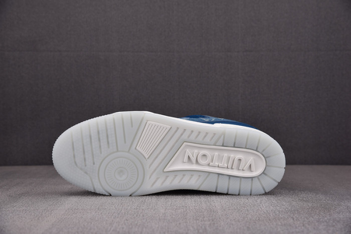 L0VT SNEAKER