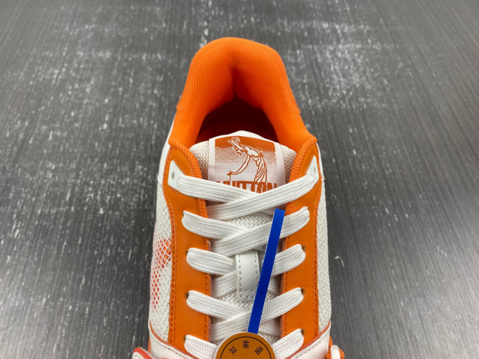 L0VT SNEAKER