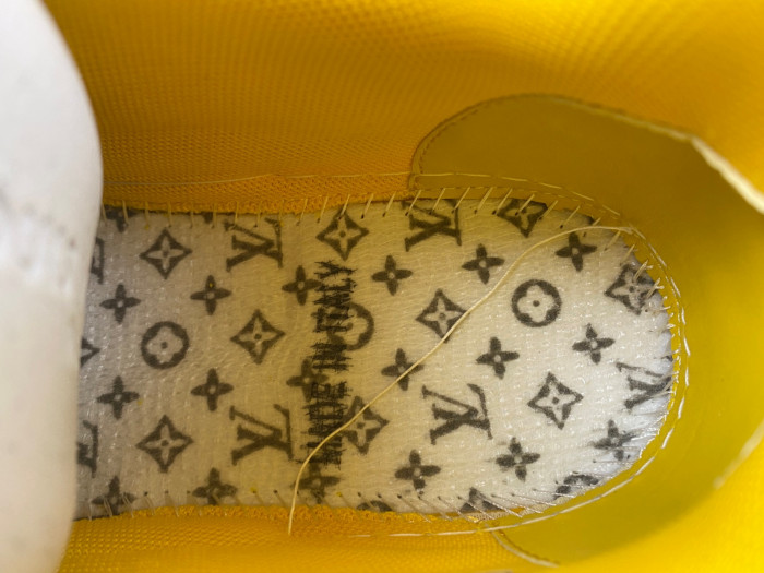 L0VT SNEAKER