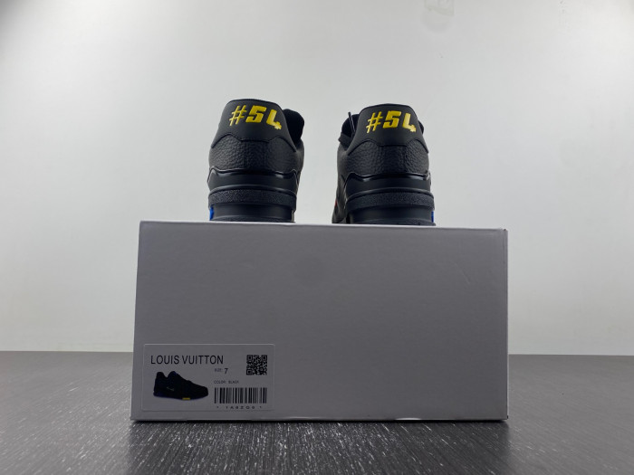 L0VT SNEAKER