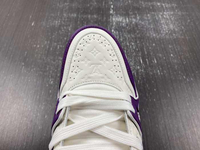 L0VT SNEAKER