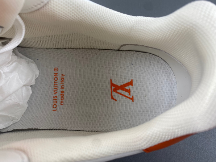 L0VT SNEAKER